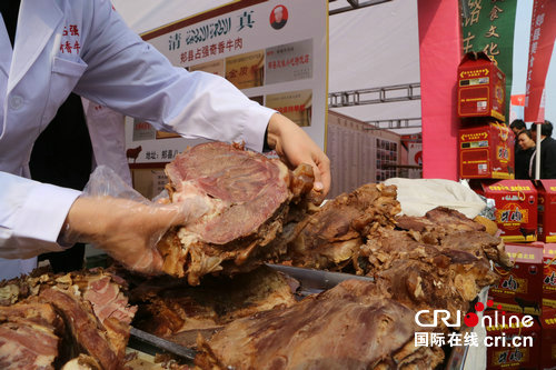 【河南原創】“第二屆中國·郟縣美食文化周”開幕  紅牛産品人氣旺