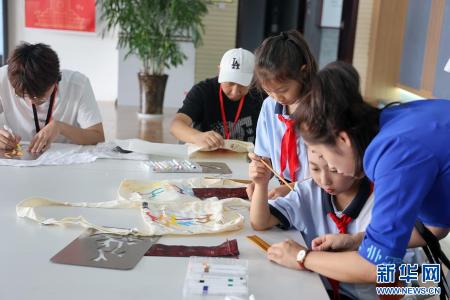 “學習強國”全國首家文博基地在中國文字博物館揭牌