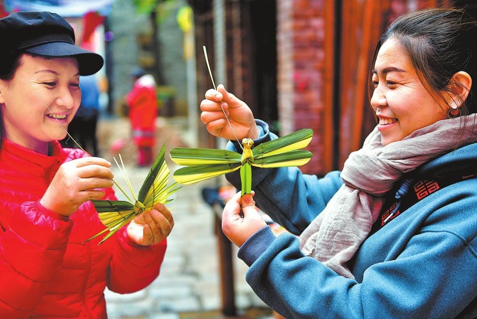 【城市遠洋+圖】【焦點圖-大圖】【移動端-輪播圖】河南洛陽：非遺“活”起來 旅遊“火”起來