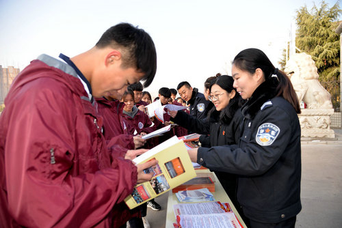 【河南供稿】三門峽市湖濱區法院開展國家憲法日宣傳暨法庭開放日活動