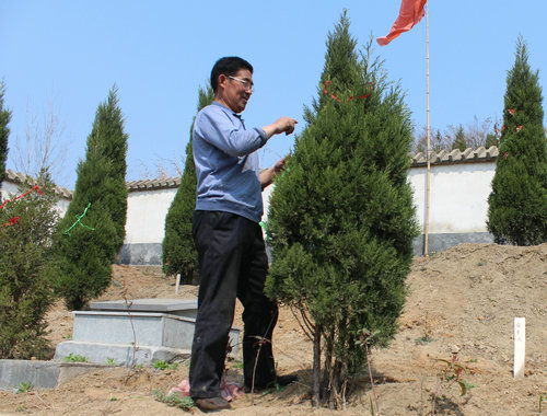 【河南供稿】平頂山市魯山縣范欽憲：為烈士義務守靈獲讚