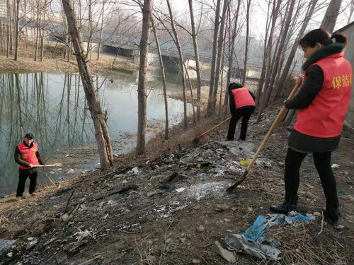 【河南供稿】平頂山市寶豐縣城關鎮：“黨建+河長制”清河行動助力文明城市創建