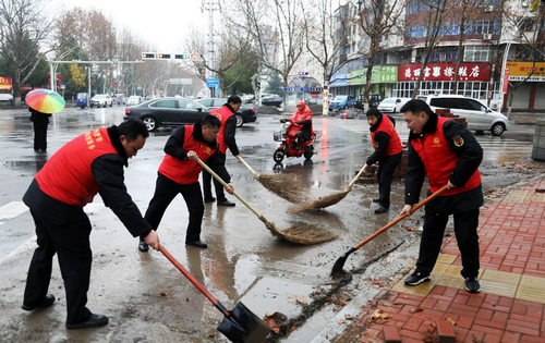 【河南供稿】平頂山市郟縣：雪後志願服務清掃忙