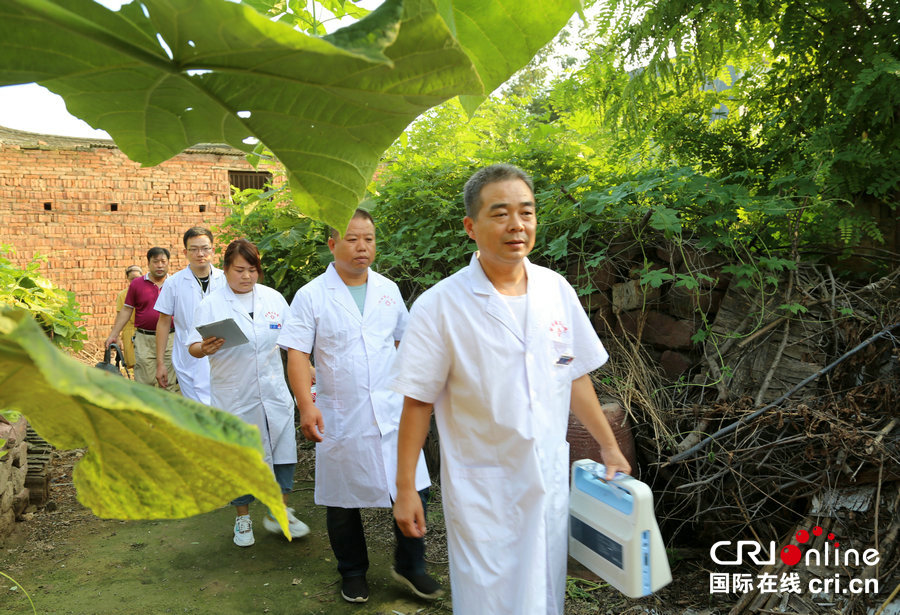 【焦點圖-大圖（頁面標題：河南寶豐家庭醫生簽約服務）】【 移動端-焦點圖】【圖説2】河南寶豐家庭醫生簽約服務——為群眾健康保駕護航