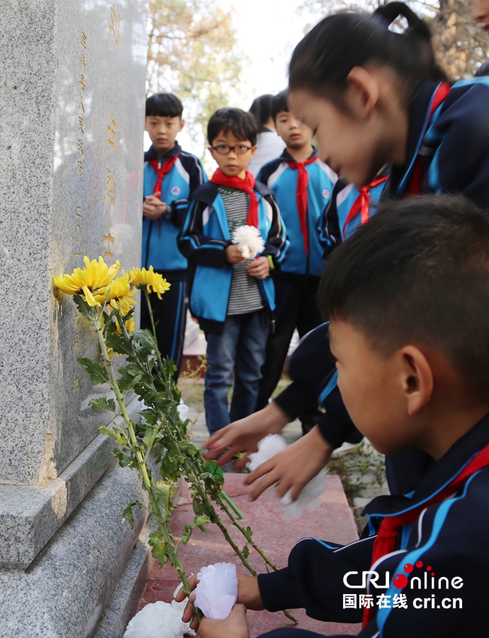 【要聞-文字列表】烈士紀念日： 鮮花祭英烈 緬懷先烈 不負英魂