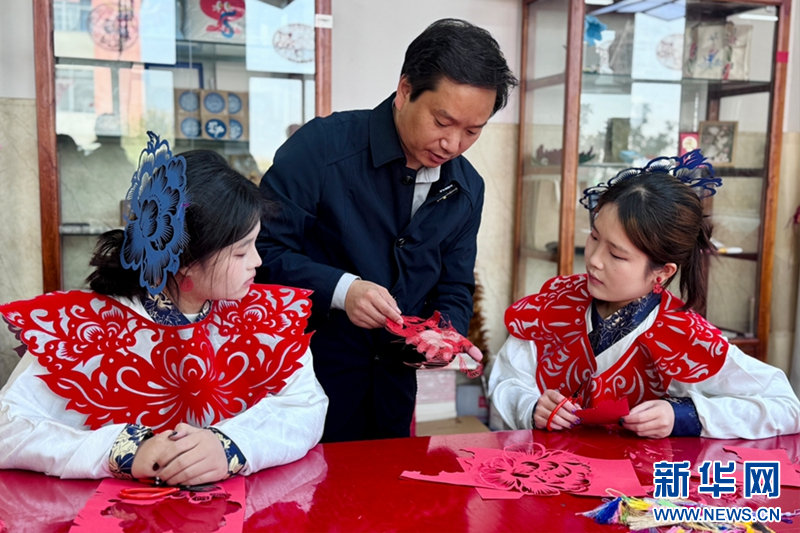 中國夢·大國工匠篇｜王飛：指尖剪刻間，匠心見深處_fororder_10