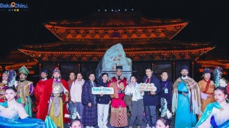 【2025打卡中國】千年汴梁“觸手可及” 外國網紅沉浸式體驗“國潮”河南