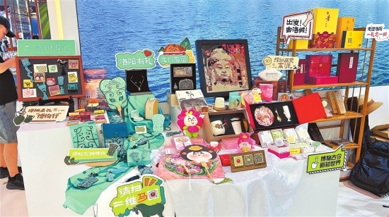 非遺、工藝美術、創意設計、文化旅遊等産品琳琅滿目 河南文化元素閃耀文博會_fororder_p36_s