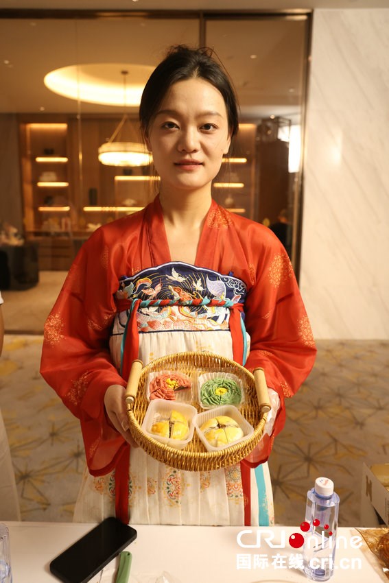 2025“豫見台灣·花好月圓” 豫臺職工中秋聯誼晚會在鄭州舉行_fororder_微信圖片_20250929085408