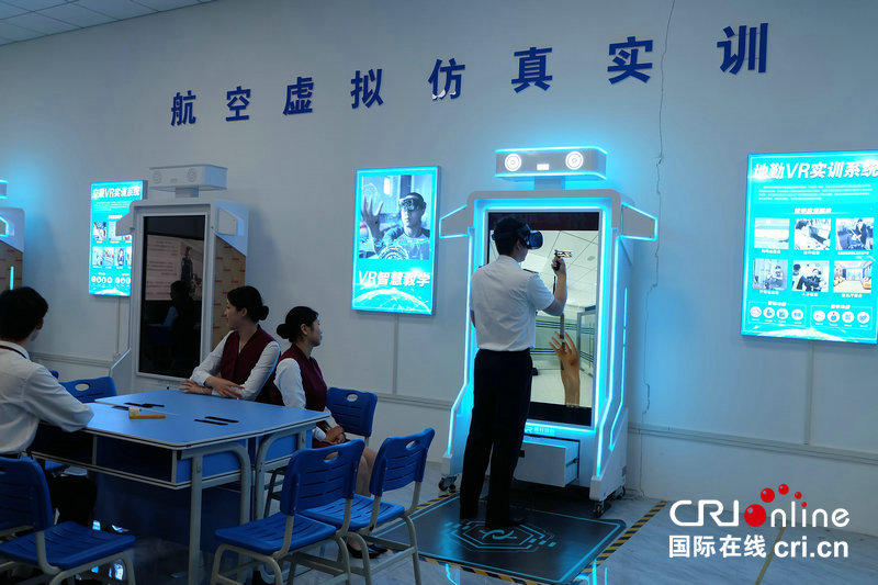 堅持特色辦學 信陽航空職業學院打造航空職業教育新高地_fororder_DSCF3322.JPG