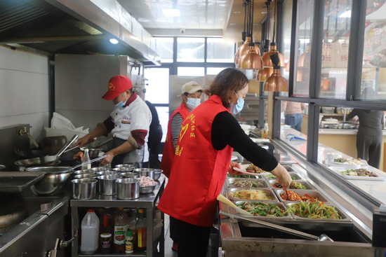 信陽市商城縣：老年助餐服務守護老人的幸福“食”光_fororder_圖片10