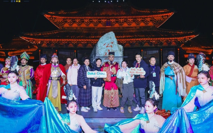 【2025打卡中國】千年汴梁“觸手可及” 外國網紅沉浸式體驗“國潮”河南_fororder_微信圖片_20251118230810_956_13