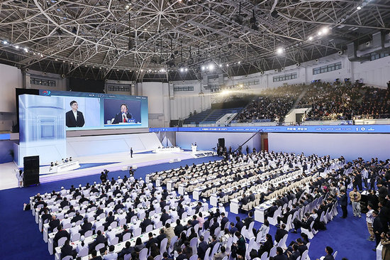 中國國際大學生創新大賽（2025）冠軍爭奪賽在鄭州大學開賽_fororder_微信圖片_20251015153023_386_40_s