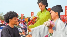 河南南陽：月季清芬動五洲