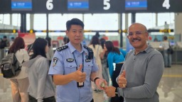 “鄭”值濃情端午節 鄭州邊檢守國門優服務護口岸穩序運轉