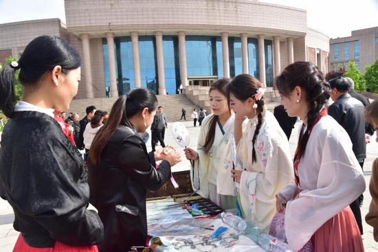 開封市杞縣舉行首屆非遺市集購物月活動_fororder_圖片3