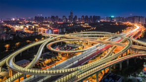 Z視覺 | 鋼鐵機甲、美哉宋陵、晴雲閣月升……鏡頭裏的鄭州也太美了