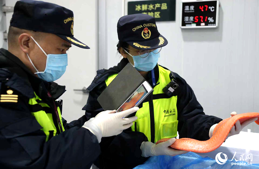 鄭州航空口岸春節保供“爭分奪鮮”_fororder_LOCAL1770858120839WVP94SYB2M