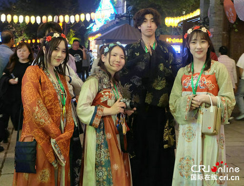 豫見新篇·共繪未來|代表委員熱議河南文旅産業成支柱 旅遊消費“旺”起來_fororder_8d900de822184e8faa2e3dd72225d45d.900x600_1