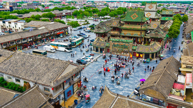 南陽市社旗縣：直播架金橋 特産雲端俏_fororder_遊客在社旗縣山陜會館參觀 攝影 張峰