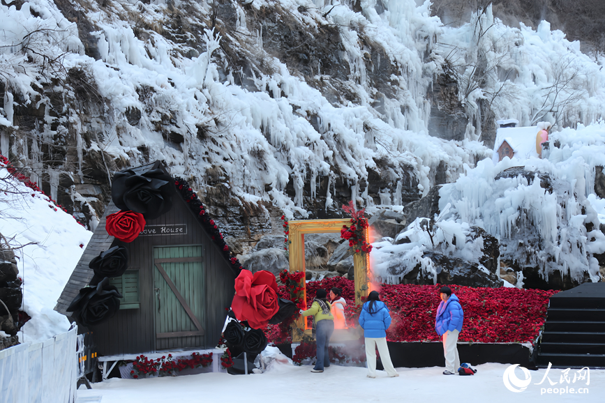 河南焦作：冰雪經濟引客來_fororder_LOCAL17694750518137B34LMOD2H