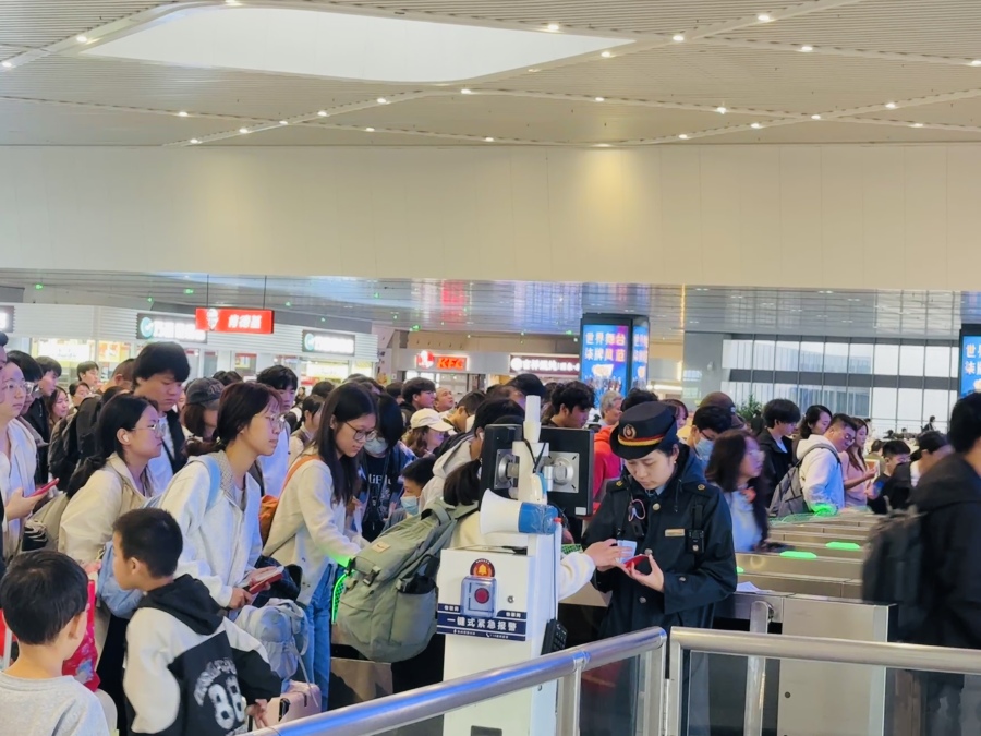 國鐵集團鄭州局8天發送旅客660萬人 單日旅客發送量破紀錄