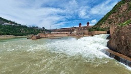 接力黃河調水調沙 三門峽水利樞紐開閘泄洪