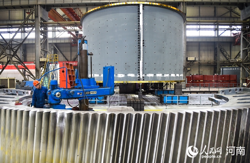 河南洛陽：開足馬力趕訂單_fororder_LOCAL1772960717950CG5HNDWRE1