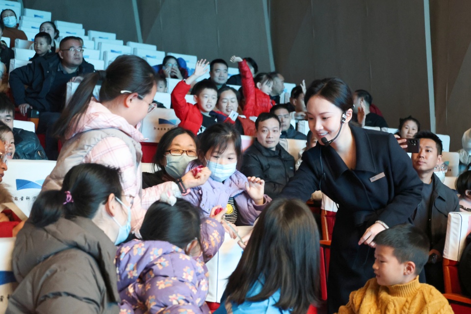 海狗吉米空降省科技館 河南打造“體驗式科普”新範式