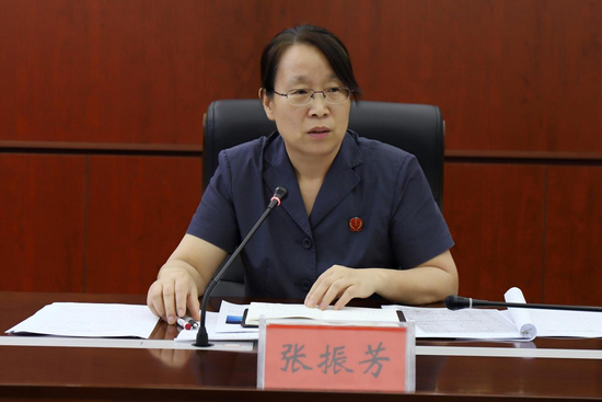河南省淮濱縣法院舉行“光榮在黨50年”紀念章、光榮在崗30年“榮譽天平紀念章”頒發儀式_fororder_圖片2