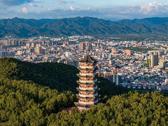 “長假續遊”引客來 南陽西峽旅遊熱度延續_fororder_寺山國家森林公園 供圖 西峽縣委宣傳部