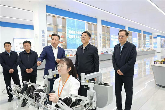 河南省委書記劉寧到漯河市臨潁縣源匯區調研_fororder_20251115書記替換照_s