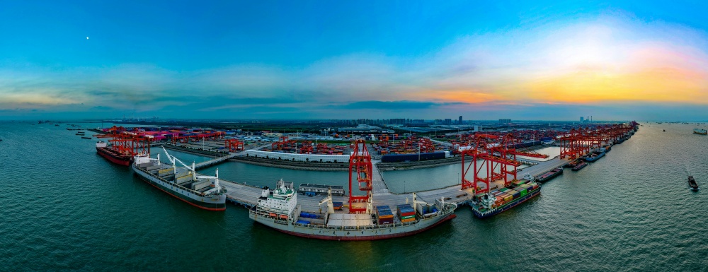 中國出口海外最大直徑盾構機歷時三個多月拆機發運集港 大國重器坐上輪船去悉尼