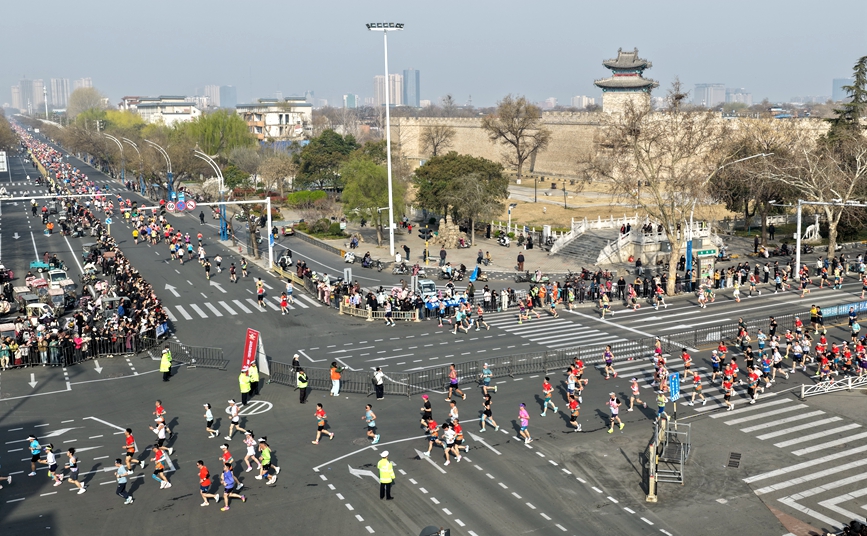 赴安馬 讀殷商！2.6萬名跑者解鎖“有文化的馬拉松”_fororder_LOCAL1774176611934R7G19LMSSV