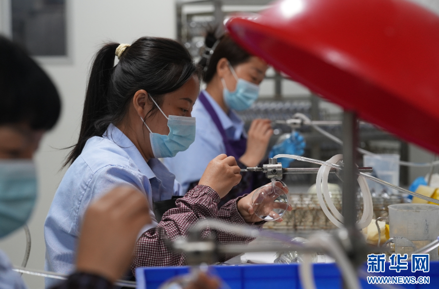 解碼縣區看發展|一副眼鏡“戴”出億元大産業