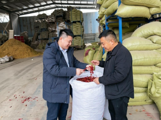 工商銀行河南省分行:弘揚雷鋒精神 踐行為民初心_fororder_圖片3