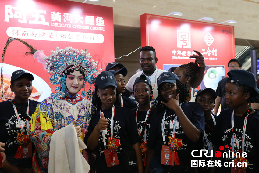 青少年發明家齊聚鄭州 展現科技創新“超”能力_fororder_參賽6