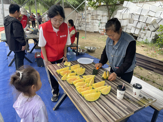 信陽市浉河區東雙河鎮第五屆“魚付番茄”採摘節盛大開幕_fororder_微信圖片_20250510125553