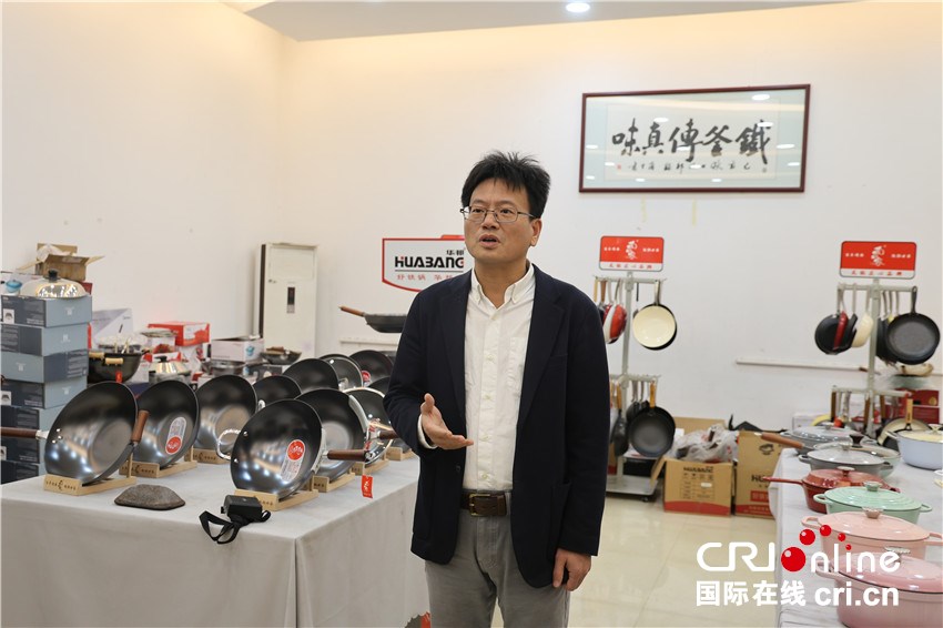 兩岸媒體人走訪“中國鑄鐵鍋之鄉”平頂山郟縣 見證傳統産業煥新生_fororder_微信圖片_202510200816442