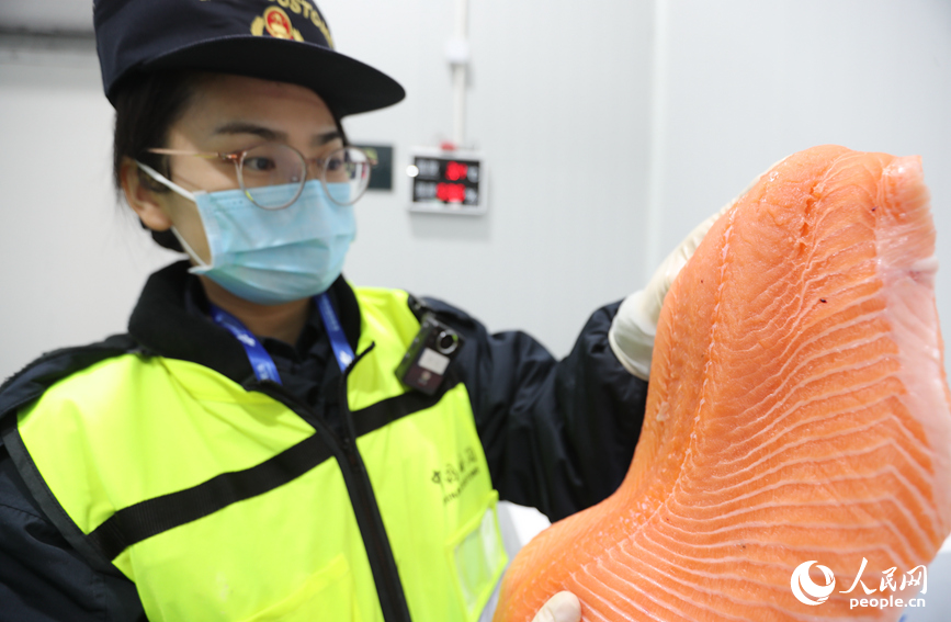 鄭州航空口岸春節保供“爭分奪鮮”_fororder_LOCAL17708581197428SCZIVTX4U