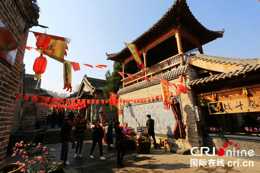 【焦點圖-大圖】【 移動端-焦點圖】【圖説1】河南鶴壁：扶貧小鎮桑園冬遊熱