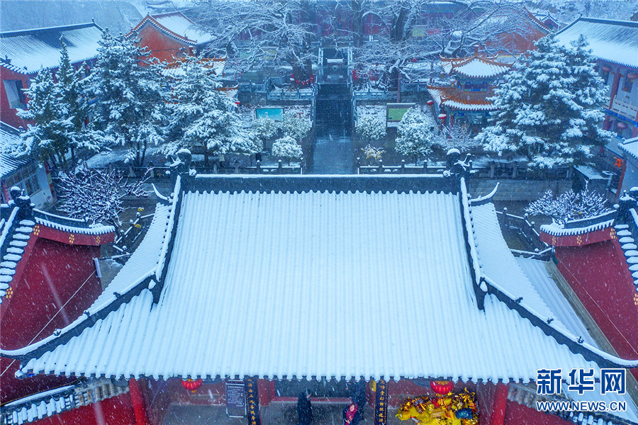 平頂山市魯山縣：古寺雪韻