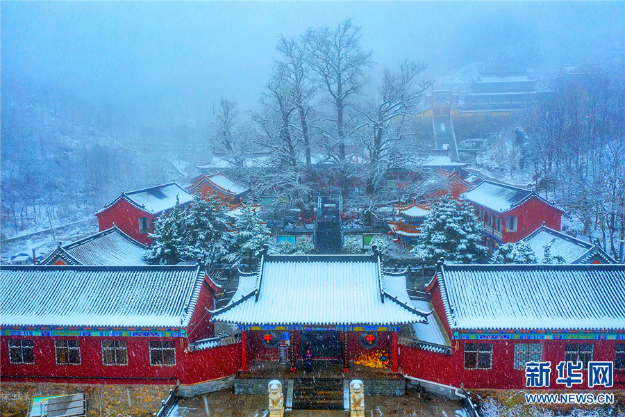 平頂山市魯山縣：古寺雪韻