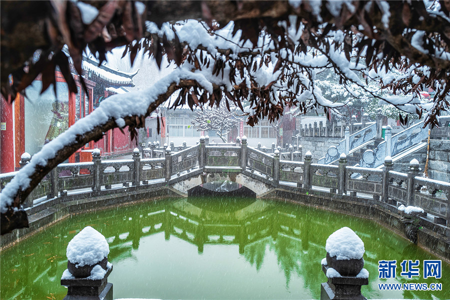 平頂山市魯山縣：古寺雪韻