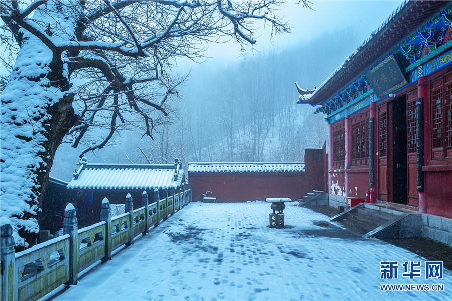 平頂山市魯山縣：古寺雪韻