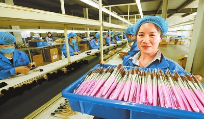 【河南好項目-圖片】（頁面標題：鹿邑化粧刷生産基地）鹿邑：打造中國化粧刷之鄉