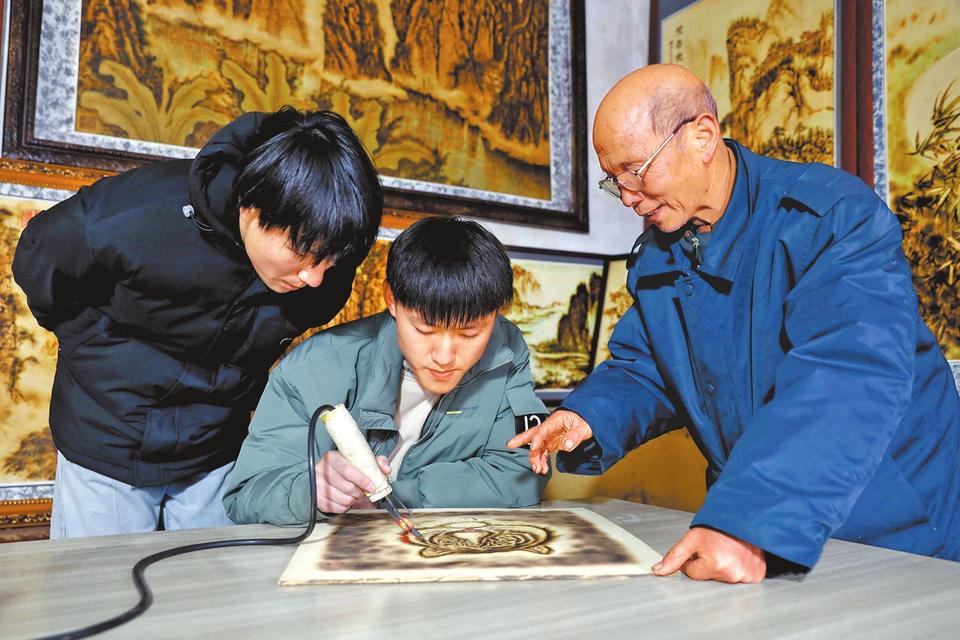平頂山寶豐：“烙”虎迎新春