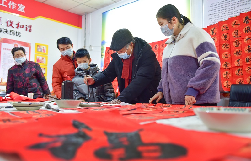 河南洛陽：就地過年 暖意滿滿