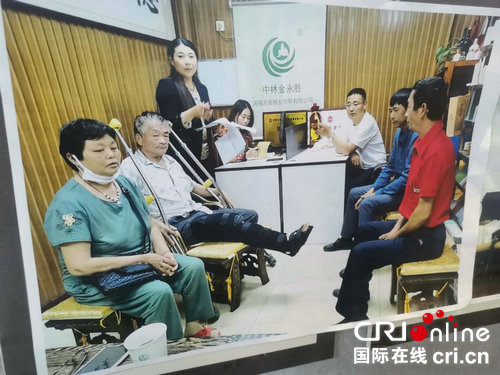 （有修改）【A】商丘市總工會鄭州農民工服務站：一群人一條心一件事