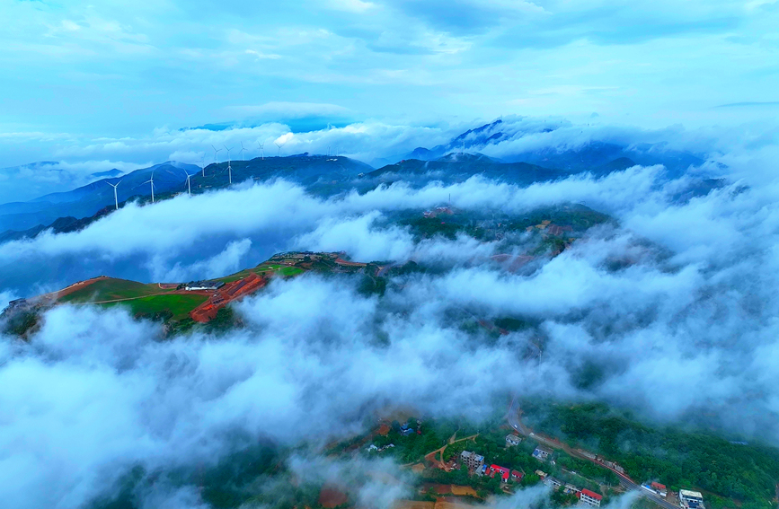 鄭州伏羲山：蒼茫雲海間 江山美麗如畫